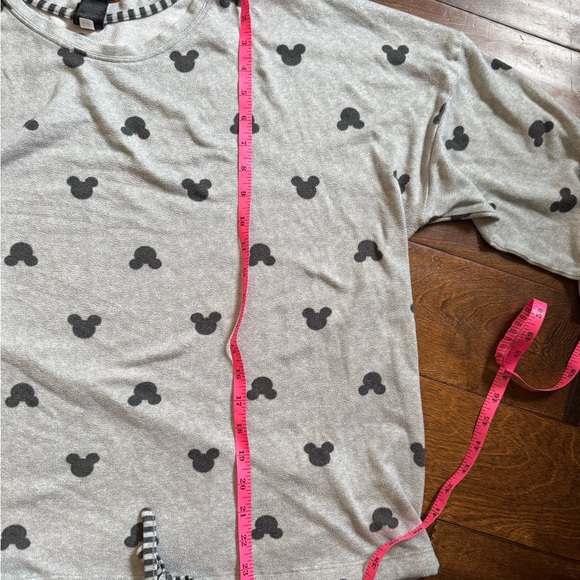 Disney Mickey Mouse Gray Knit Pajama‎ Top Long Sleeve - Picture 8 of 9